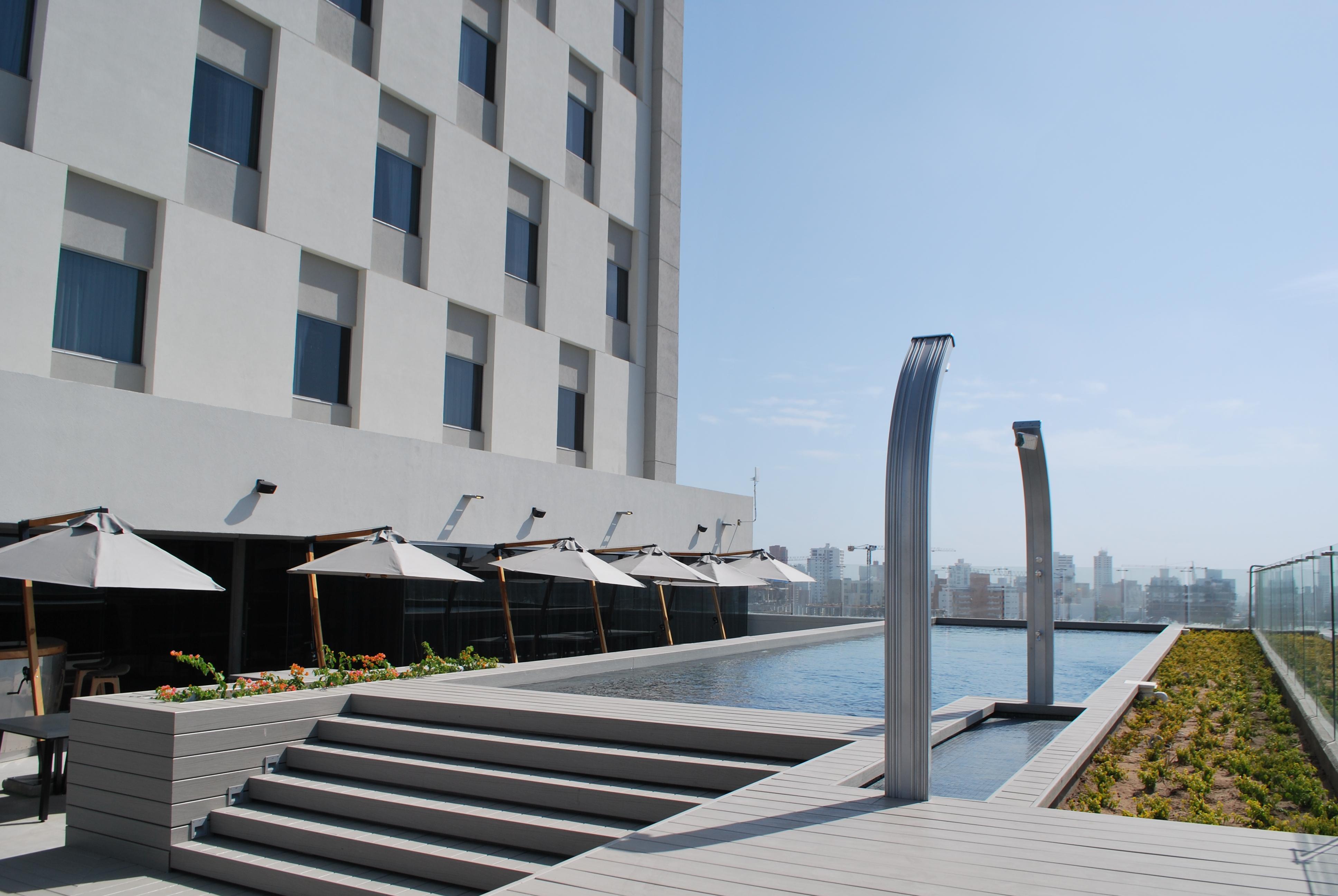 Movich Buro 51 Hotel Barranquilla  Eksteriør billede The pool at the hotel