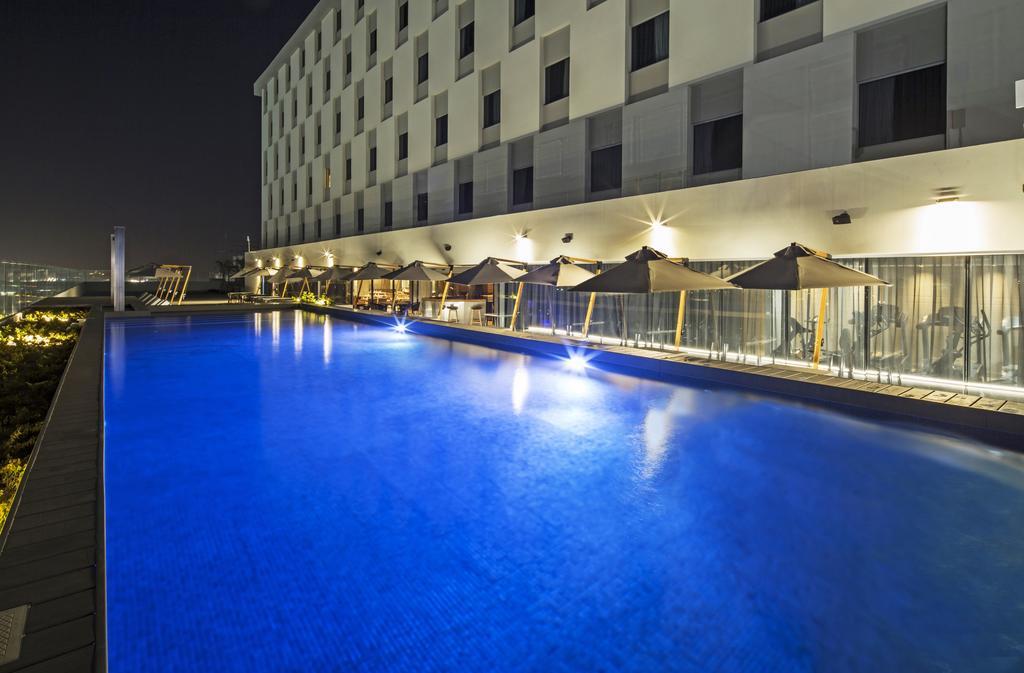 Movich Buro 51 Hotel Barranquilla  Eksteriør billede The pool at the hotel