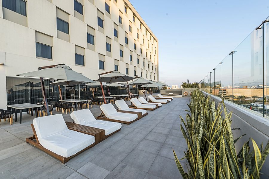 Movich Buro 51 Hotel Barranquilla  Eksteriør billede Rooftop pool at the Hilton Scottsdale Resort at the Peak